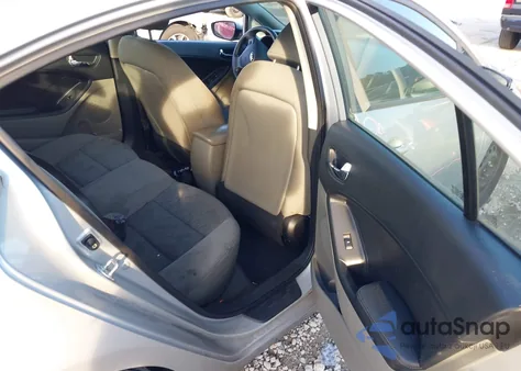 2016 Kia Forte Lx z USA, uszkodzony, nr VIN KNAFK4A64G5612954